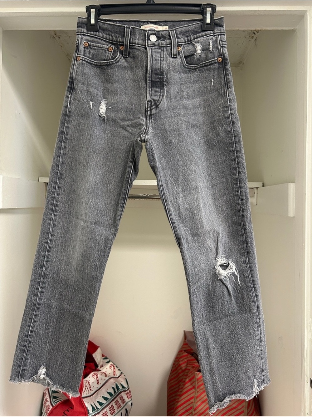 LEVI'S WEDGIE STRAIGHT DISTRESSED GRAY JEANS WOMEN'S SIZE 26